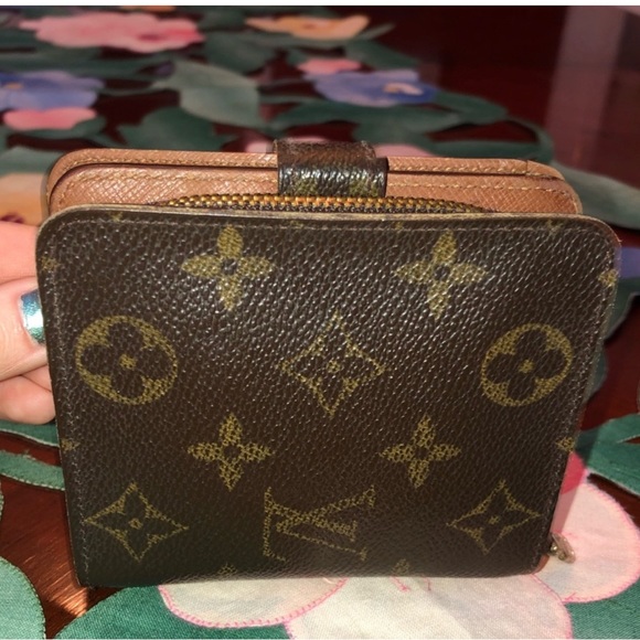 🤎Beautiful Louis Vuitton wallet women leather,dark, brown🤎 - Picture 2 of 8